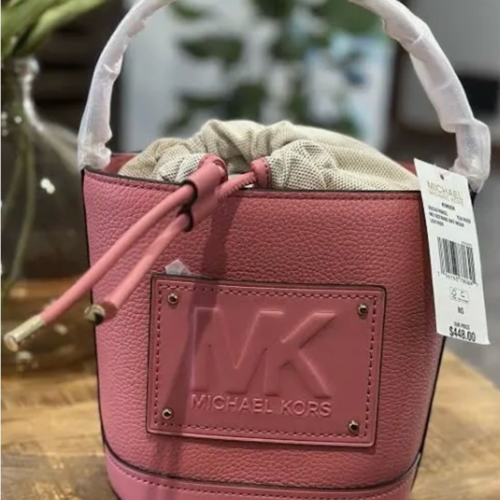 SOLD!!!NWT Michael Kors Kimber Bucket Bag